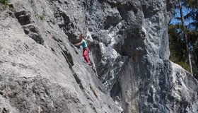 Im mittleren Wandteil vom Morsbach Klettergarten in Kufstein