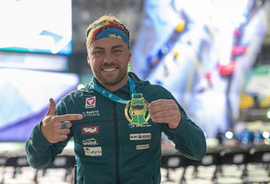 Angelino Zeller mit seiner Gold Medaille (c) KVÖ Wilhelm