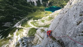 Eine Verschneidung im Mittelteil der Route Drachentanz am Vorderen Tajakopf 