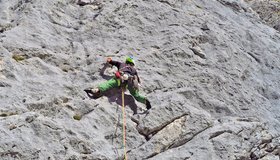 Herrlicher Fels in der 4. Seillänge.