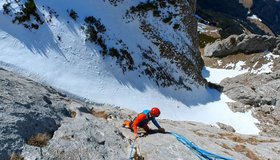 Josef Bachler in der ersten Seillänge der "Bodo Hell" (7+)