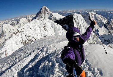 Benjamin Védrines auf dem Gipfel des Broad Peaks (c) Benjamin Védrines