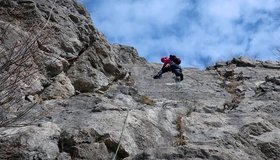 Die erste Seillänge der Route Schuppentest an der Kanzel beim Oberjoch