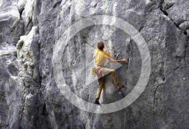 Alex Megos beim Flash der Route  “Intermezzo XY gelöst“ 9a
