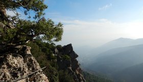 Der Blick zurück in die `Felsgesichter`von Teil 1