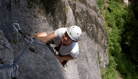 Nina Caesar in der ersten Seillänge von Gulliver