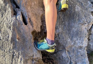 Im leichten Fels ist man mit dem Makra Pro Low GTX von Hanwag sicher unterwegs.