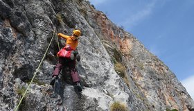 4. Seillänge mit großartiger Wandkletterei im besten Rote Wand Fels