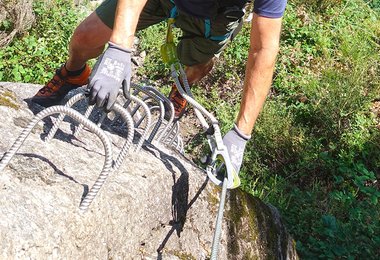 Der Mr. Magnet ist ein recht unscheinbares Teil am Ferrata-Set.
