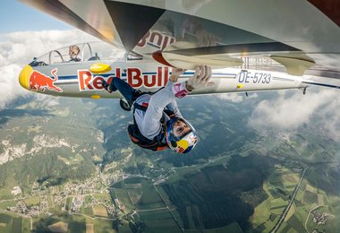 Plane Climb - Domen Škofic (c) Mirja Geh / Red Bull Content Pool