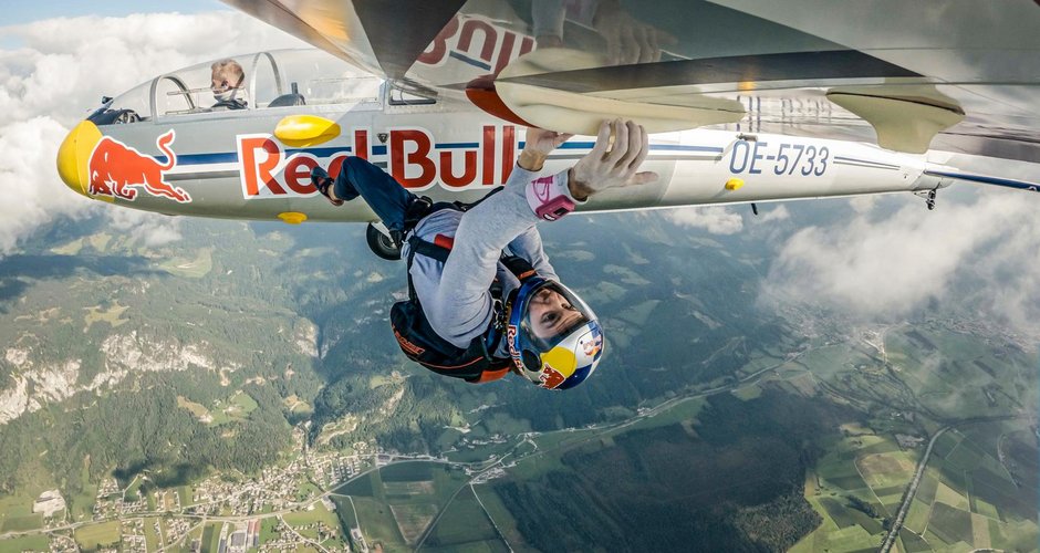 Plane Climb - Domen Škofic (c) Mirja Geh / Red Bull Content Pool