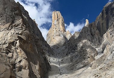 Der Trango Tower (c) Julius Brunner 