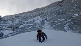 Vor dem Einstieg der Route Little Joys For Bigger Happiness ; Foto: Archiv Jakob Skvarca