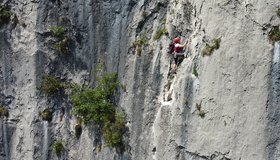 In der zweiten, steilen Seillänge - I tre soci an der Antiscudo Wand der Cima alle Coste