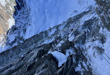 Tiefblick - Route Schiefer Riss an der Sagwandspitze