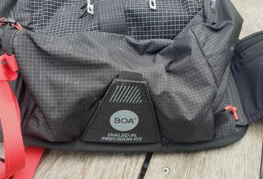 Millet Trilogy Sky 25+ mit dem BOA Verschluss kann man die Brustgurte jederzeit einfach justieren.